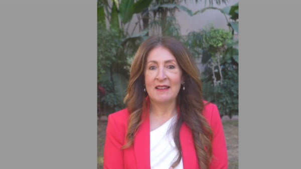 السفيرة الأمريكية بالقاهرة تهنىء الجميع بعيد الميلاد المجيد