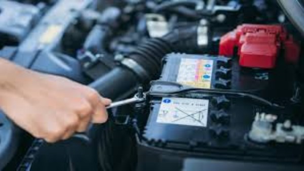سبب تلف بطارية السيارات في الصيف وكيفية حمايتها