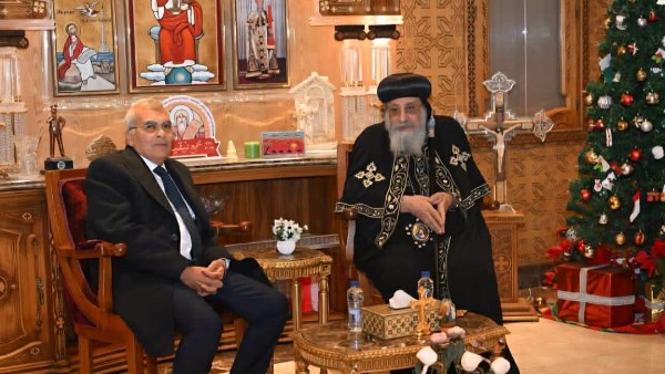 رئيس الشيوخ يهنئ قداسة البابا تواضروس الثاني