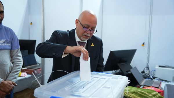 النائب حازم الجندي يدلي بصوته 