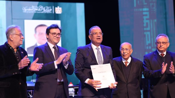 الكاتب الصحفي وعضو مجلس الشيوخ الدكتور محمود مسلم