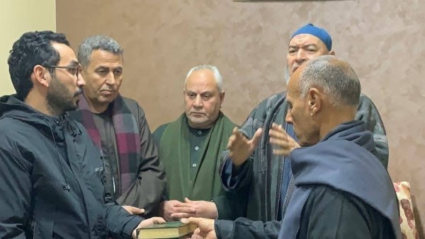 بعد محاولة أب خطف نجله في كفر الشيخ | صديق الأب: جلسة صلح أنهت الأزمة واتفقنا على كل شيء