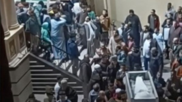 لغز وفاة الشيخ وأبنائه يهز القليوبية| هل هو تسمم غذائي أم تسريب غاز قاتل؟ الأمن وشهود العيان يكشفون