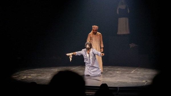 عروس مهرجان مسرح الجنوب 