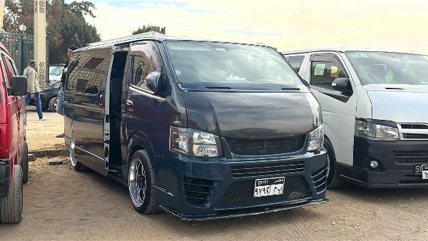 جنازة شقيقه كمال الشناوي 