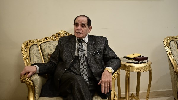 الدكتور صلاح فوزي ، عضو مجلس النوب و الفقيه الدستوري 