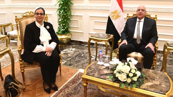 رئيسة المجلس القومي للمرأة تقدم التهنئة للمستشار هشام بدوي