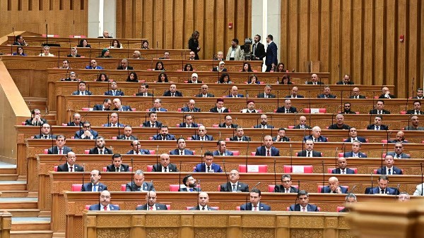 الأعضاء الجدد يؤدون اليمين الدستورية أمام مجلس النواب 