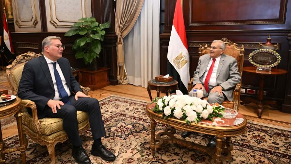 وزير البترول يهنئ المستشار عصام فريد بتوليه رئاسة مجلس الشيوخ