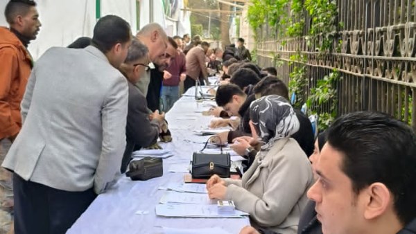 توافد أعضاء الجمعية العمومية لحزب الوفد إلى مقر الإنتخاب  