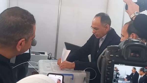 هاني سري الدين يدلي صوته في إنتخابات رئاسة حزب الوفد 