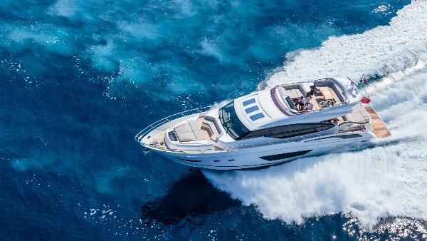 سياحة اليخوت