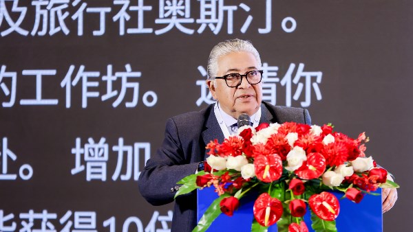 الدكتور نادر الببلاوي رئيس غرفة شركات السياحة 