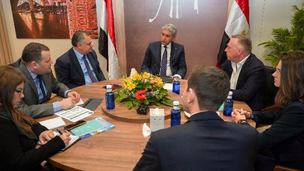 وزير السياحة والآثار 