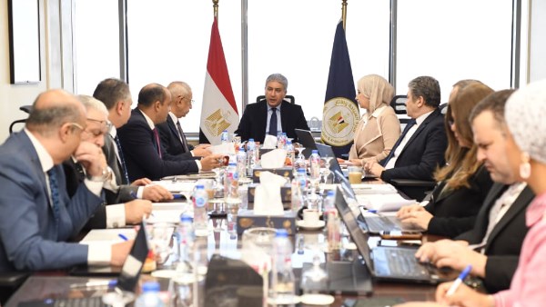 وزير السياحة والآثار 