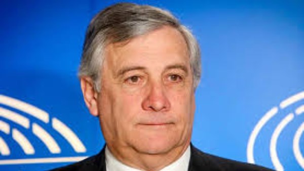 وزير الخارجية الإيطالي أنطونيو تاياني ،