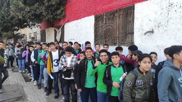 طلاب الشهادة الإعدادية 