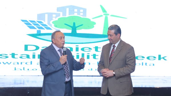 الدكتور عمرو زكريا 