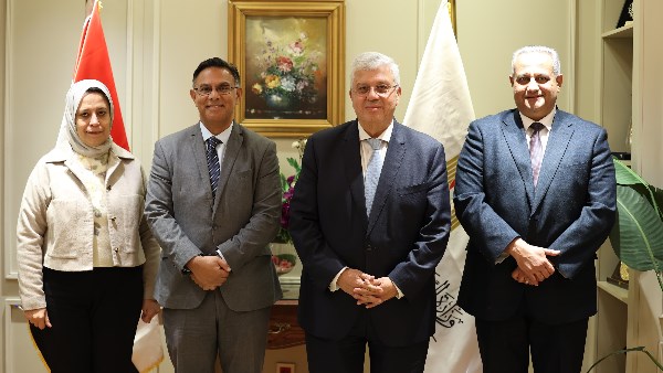 وزير التعليم العالي 