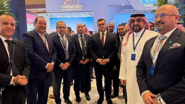 وزير الاسكان 