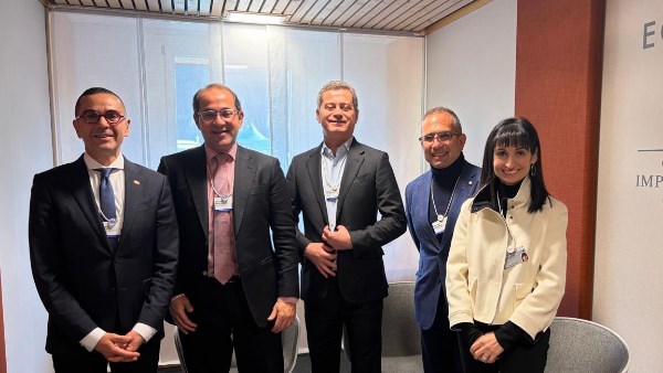 جانب من الاجتماع 