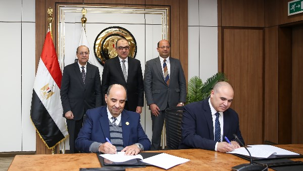 المهندس محمد شيمي وزير قطاع الأعمال العام 