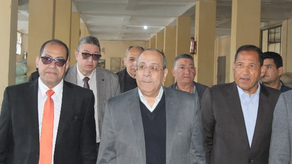 القابضة للصناعات الغذائية