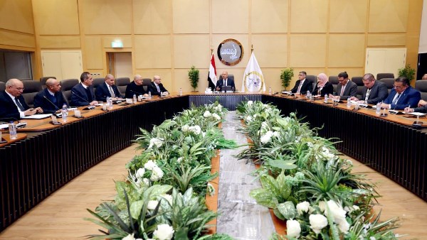 وزير الصناعة والنقل يبحث تطوير منطقتي أبو رواش وكوم أبو راضي الصناعية وزير الصناعة والنقل يبحث تطوير منطقتي أبو رواش وكوم أبو راضي الصناعية