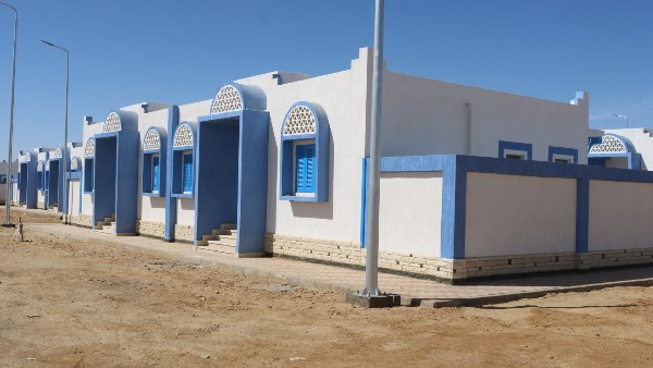 بيوت بدوية لأهالي الواحات البحرية 