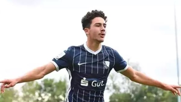 محمد محمود " مومو "