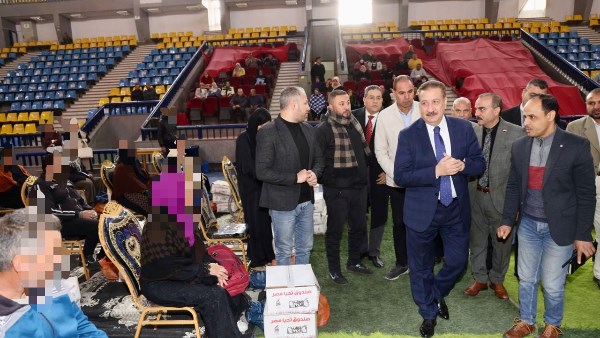 محافظ المنوفية يسلم مساعدات مالية وعينية لــ 200 حالة إنسانية