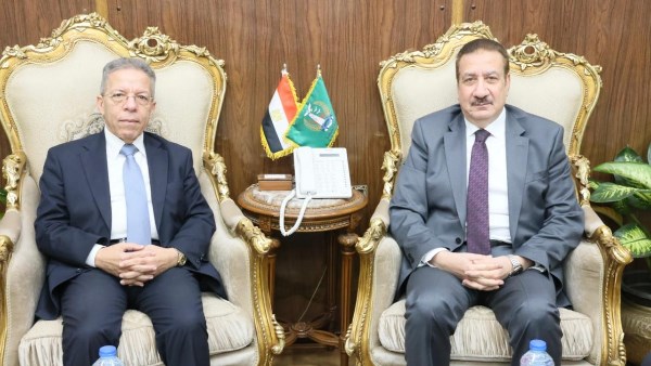 محافظ المنوفية يلتقى نقيب أطباء مصر لبحث وتعزيز سبل التعاون المشترك