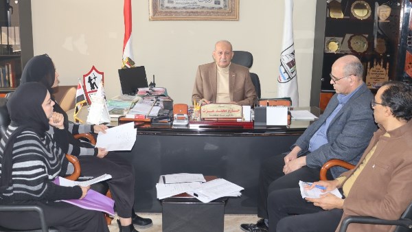 السكرتير العام لمحافظة بني سويف يعقد اجتماعًا لتذليل معوقات الاستثمار في المناطق الصناعية