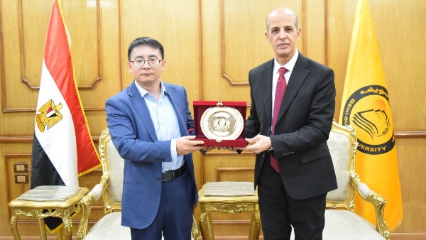 رئيس جامعة بني سويف