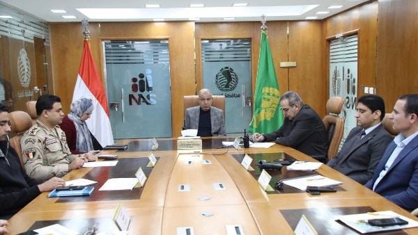 محافظ المنيا يتابع الانتخابات 