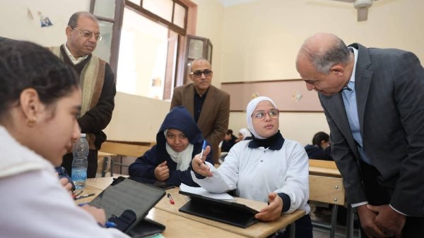 بدء امتحانات الفصل الدراسي الأول 