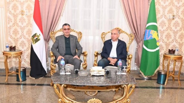 أسعار مخفضة.. وزير التموين يفتتح سوق اليوم الواحد بالمنيا