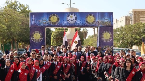 طلاب من أجل مصر بالجامعة 