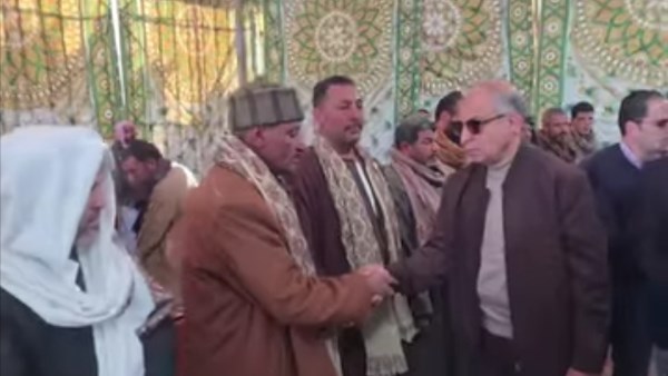 محافظ المنيا يقدم واجب العزاء 