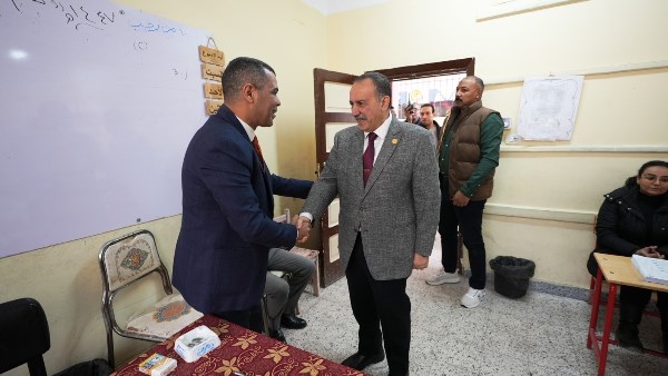 محافظ أسيوط يواصل جولاته الميدانية على اللجان الانتخابية لليوم الثاني في جولة الاعادة