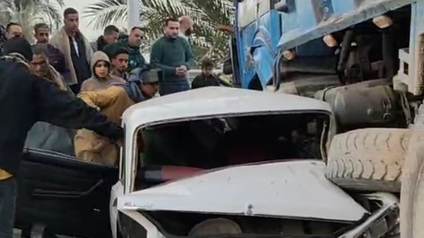 النقل عجن التاكسي.. إصابة 3 أشخاص في حادث تصادم أعلى كوبري الواسطى بأسيوط النقل عجن التاكسي.. إصابة 3 أشخاص في حادث تصادم أعلى كوبري الواسطى بأسيوط