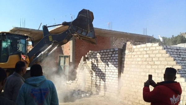 محافظ أسيوط: إزالة 26 حالة تعدي واسترداد 12 فدانًا خلال المرحلة الأولى من الموجة الـ28 للإزالات