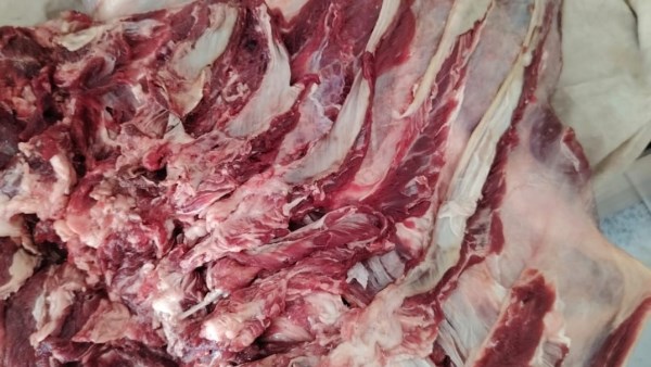 حملات تموينية مكثفة تضبط لحومًا وسلعًا غذائية غير صالحة للاستهلاك الآدمي بأسيوط 