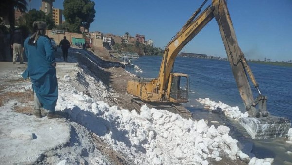 محافظ أسيوط: تطوير شامل لواجهة أبوتيج النيلية لتأمين الكورنيش وإقامة ممشى سياحي