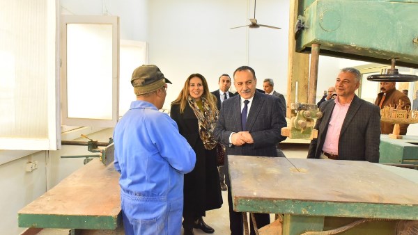 محافظ أسيوط ونائب وزير الاتصالات يتفقدان مركز 