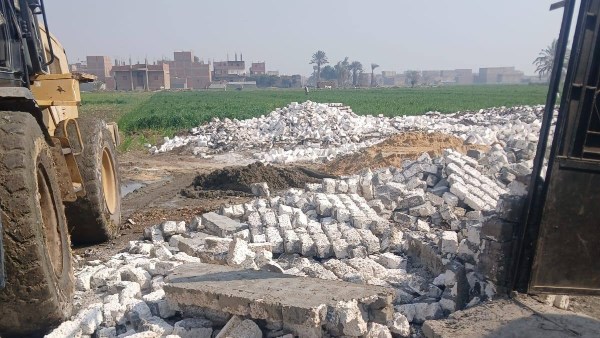 استرداد 9 أفدنة خلال إزالة 47 حالة تعدي في أسيوط استرداد 9 أفدنة خلال إزالة 47 حالة تعدي في أسيوط