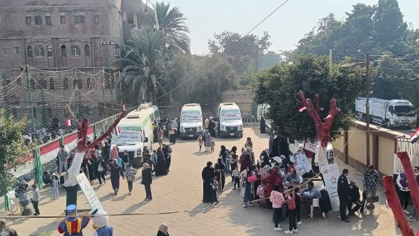 قوافل مجتمعية متكاملة بمركز شباب صنبو بديروط لدعم ذوي الهمم والأسر الأولى بالرعاية