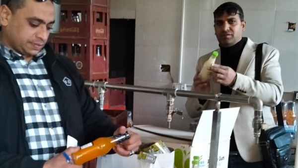 ضبط مصنع مواد غذائية غير مطابق بمنفلوط وتحفظ على آلاف العبوات الفاسدة