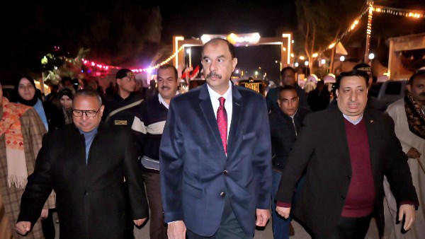 إحالة مسؤولي المواقف بطهطا للتحقيق خلال جولة لمحافظ سوهاج