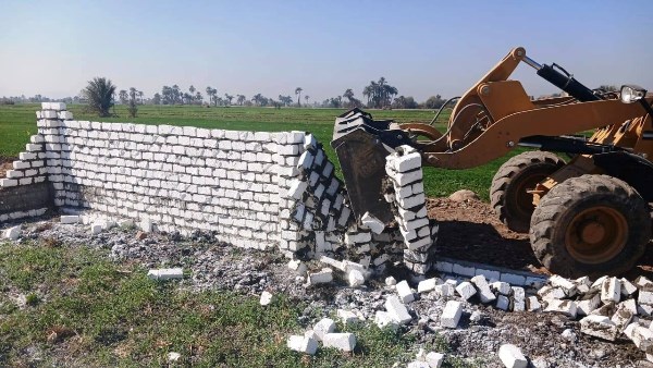 جانب من حملات الإزالة بسوهاج